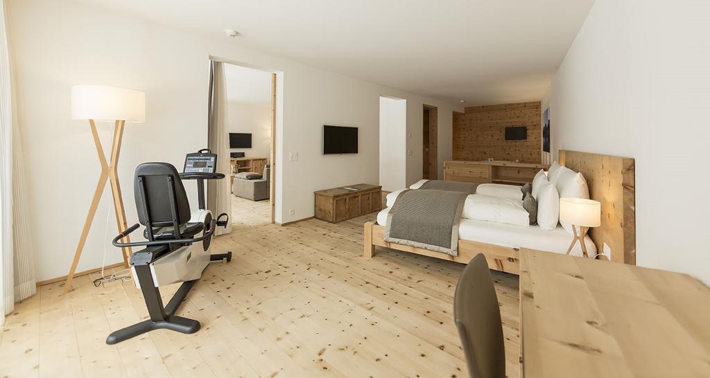 Relais & Chateaux In Lain Hotel Cadonau Brail Bagian luar foto