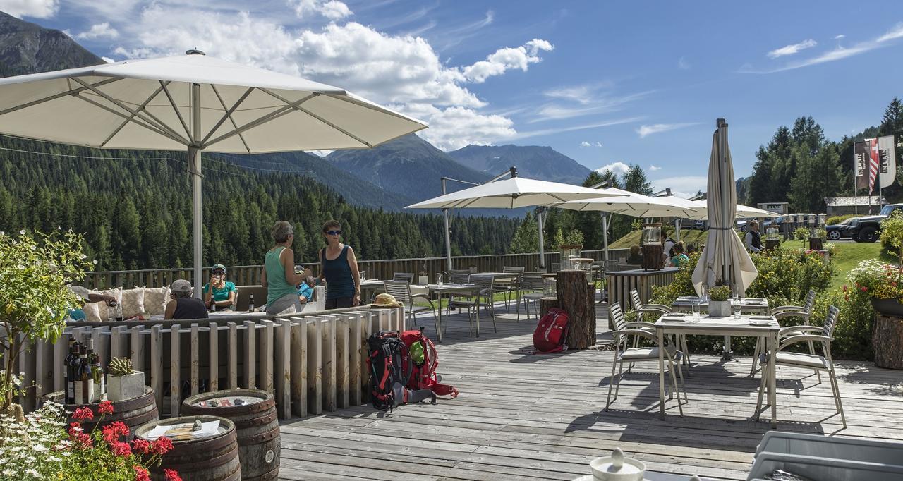 Relais & Chateaux In Lain Hotel Cadonau Brail Bagian luar foto