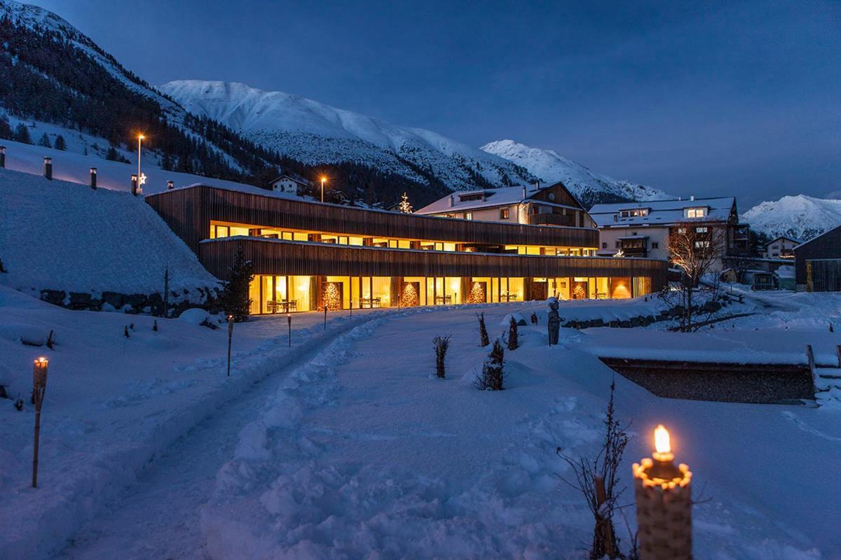 Relais & Chateaux In Lain Hotel Cadonau Brail Bagian luar foto
